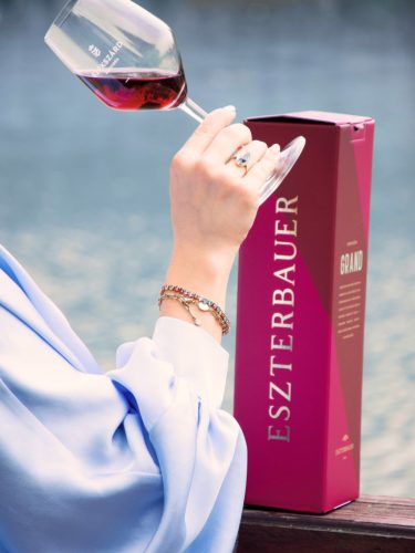 "Grand" Szekszárdi Cuvée 2021, ajándék díszdobozzal